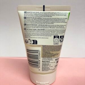 NIVEA MEN Face Wash 100ml tube for deep cleansing and oil control