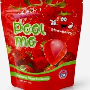 A 65g pack of Daffy’s Peel Me Strawberry Gummy Candy, showing the red peelable fruit gummies made with real juice.