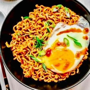 Samyang Buldak Carbonara Hot Chicken Ramen Bowl 105g - Spicy Creamy Instant Noodles